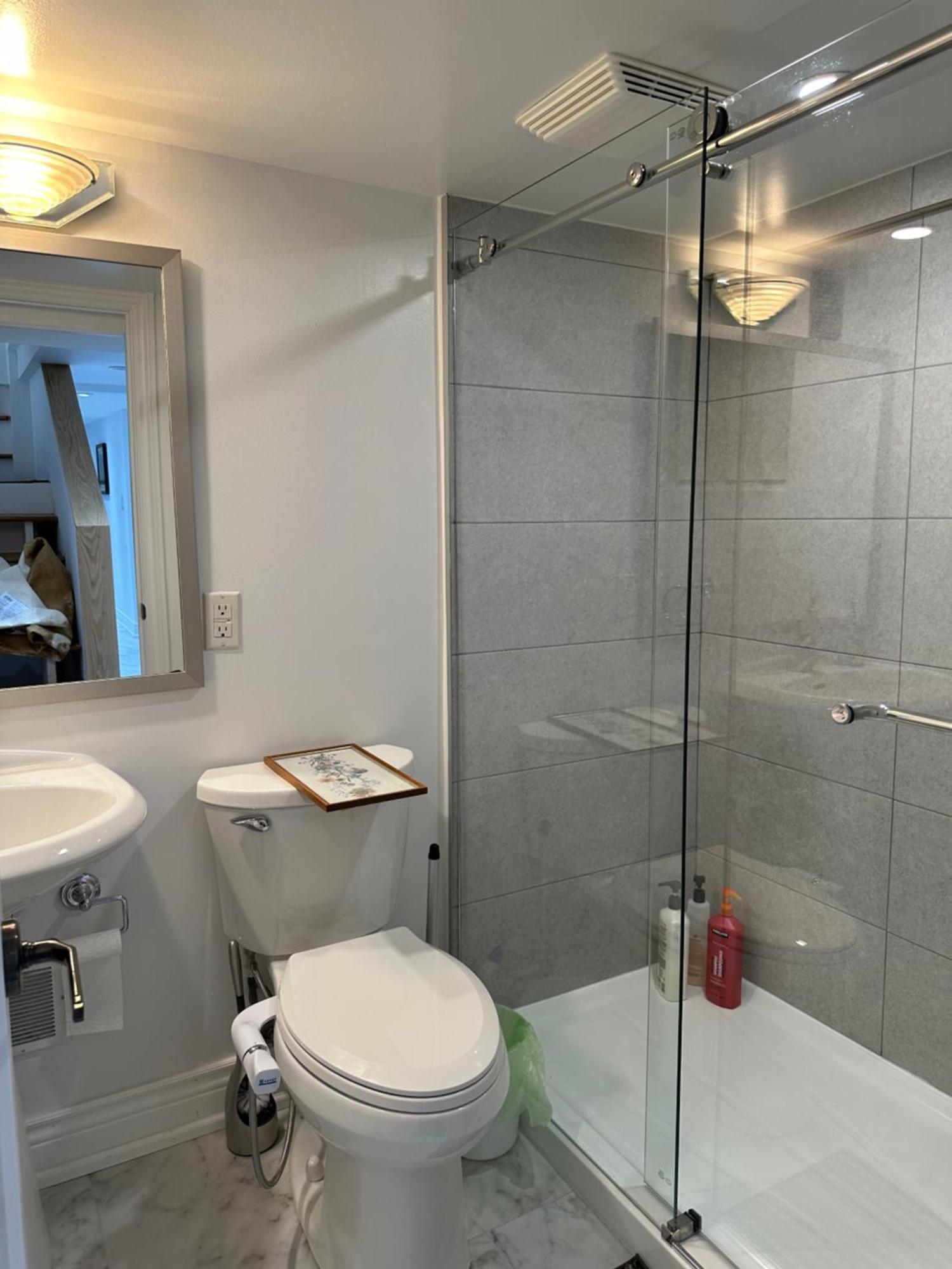 Double Bedroom On Up Or 3 Bedrooms In Basement Near Eglinton Subway Station Toronto Exterior foto