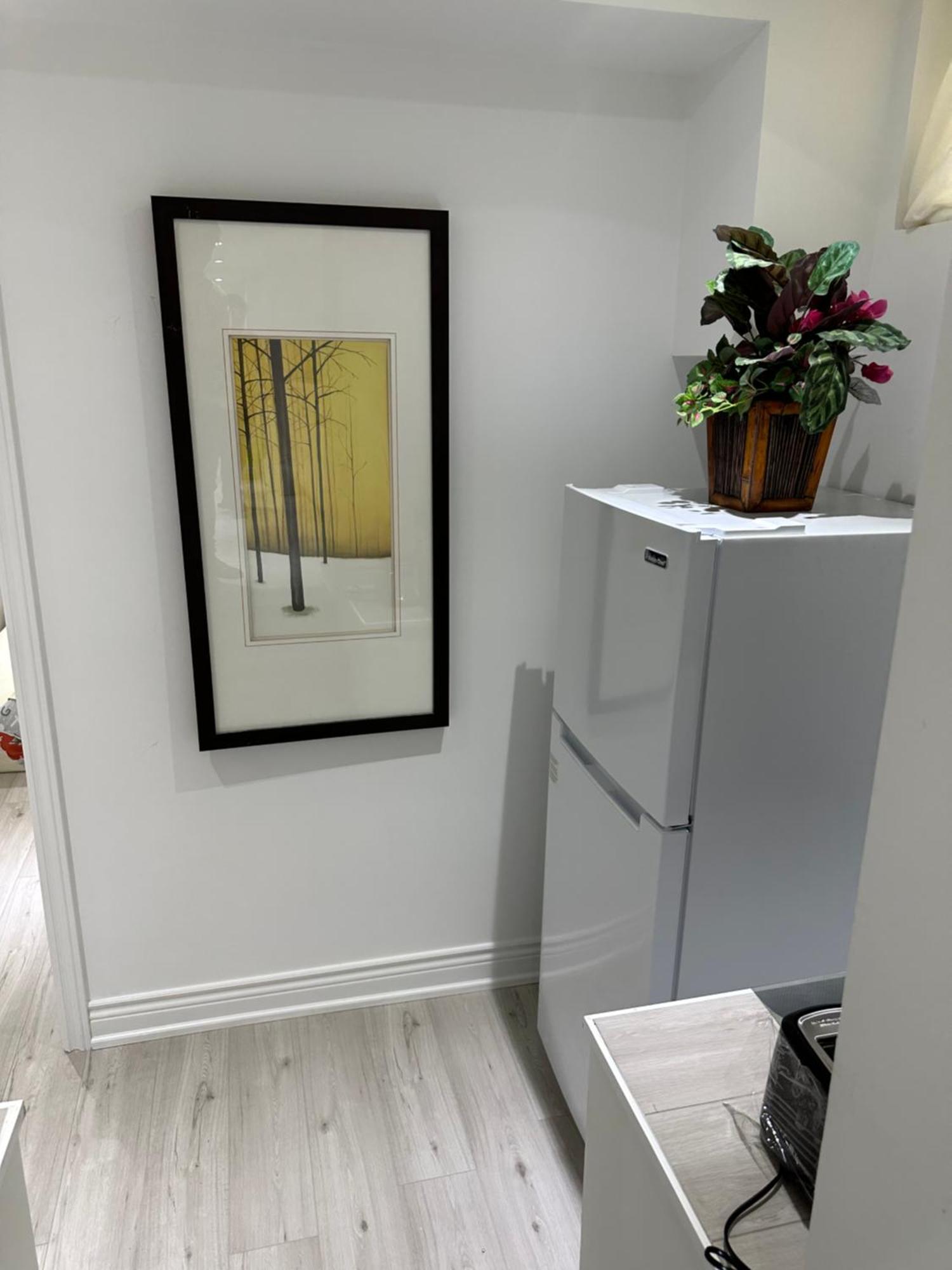 Double Bedroom On Up Or 3 Bedrooms In Basement Near Eglinton Subway Station Toronto Exterior foto