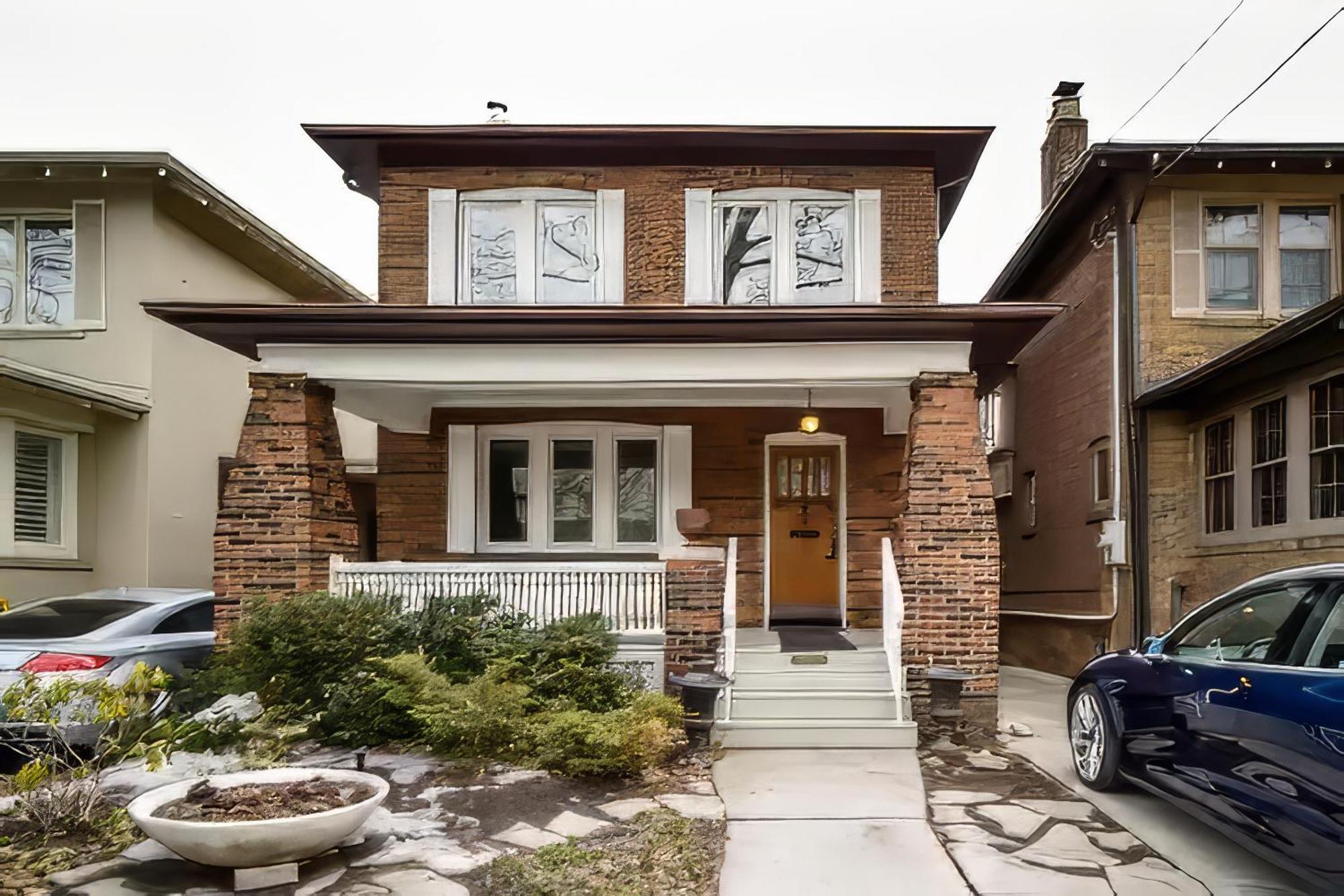 Double Bedroom On Up Or 3 Bedrooms In Basement Near Eglinton Subway Station Toronto Exterior foto