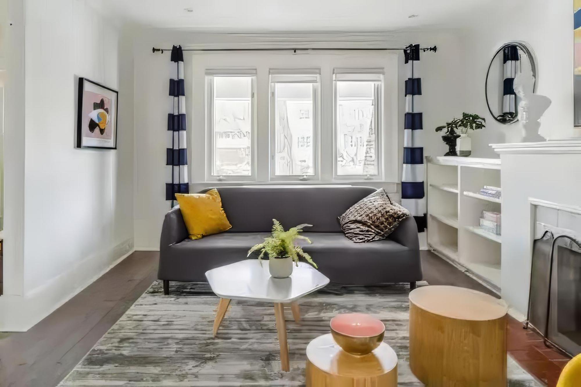 Double Bedroom On Up Or 3 Bedrooms In Basement Near Eglinton Subway Station Toronto Exterior foto