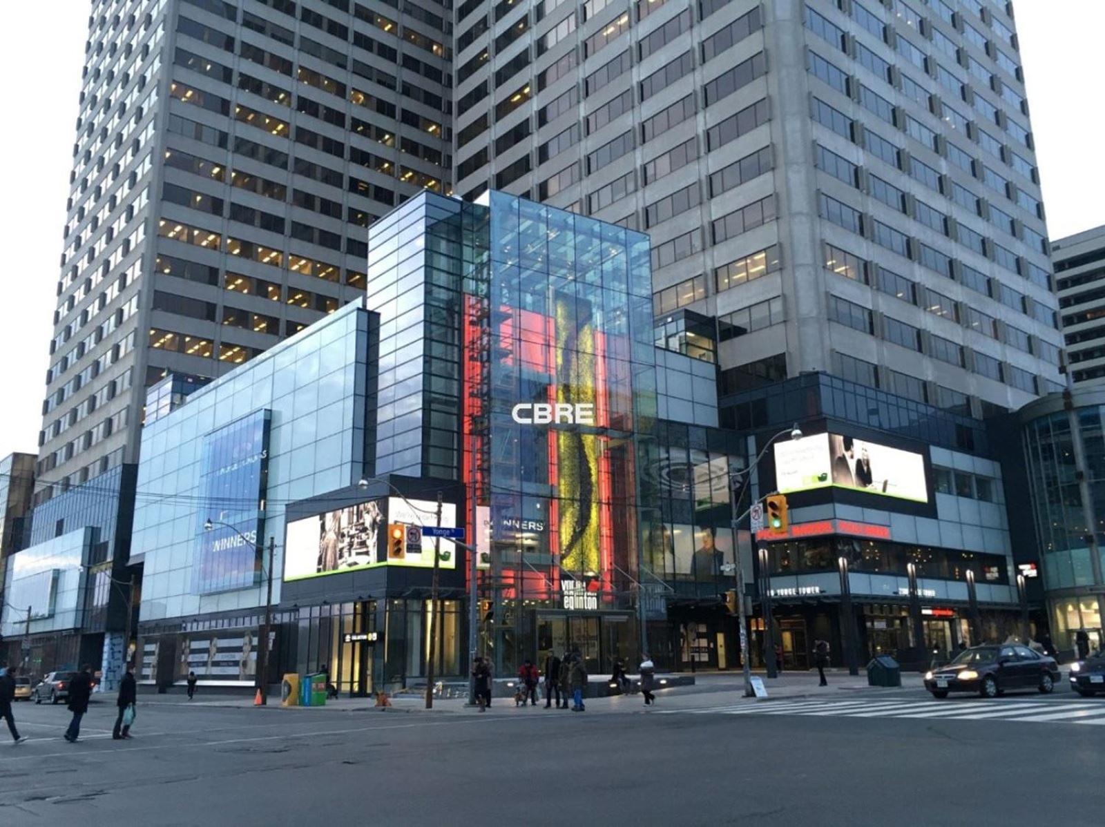 Double Bedroom On Up Or 3 Bedrooms In Basement Near Eglinton Subway Station Toronto Exterior foto
